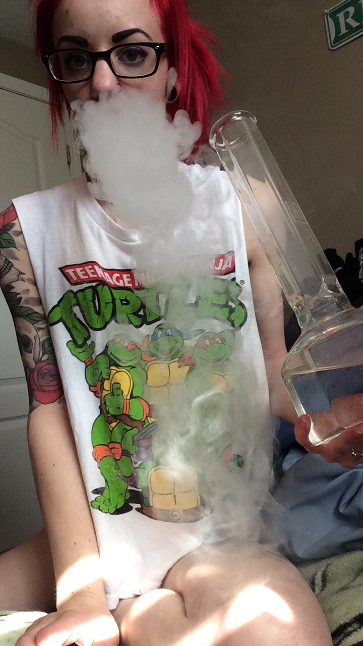 cannakelsey:  🐢🍼👄💨🌹💀😼
