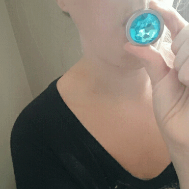 wantdaddyinmyass:  Just warming up the plug before it goes where it belongs.