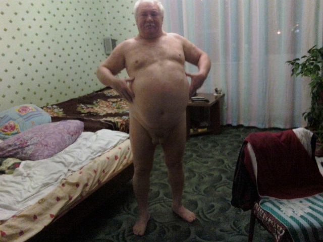 luvfatpapas:  LUVFATPAPAS: I would really like to get to meet this HOT Russian Daddy