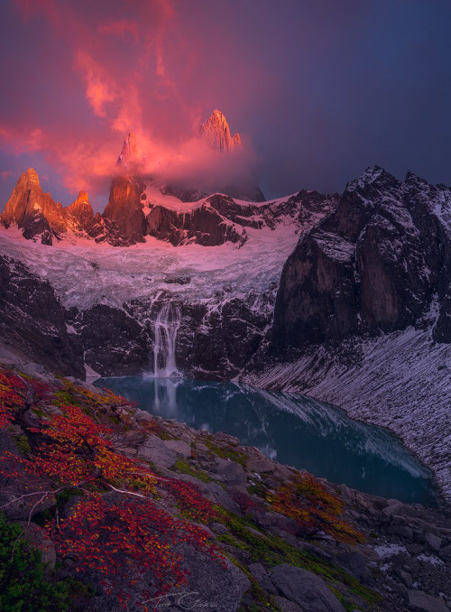 coiour-my-world:Ted Gore Photography - Timeline | Facebook ~ Monte Fitz Roy, Patagoniahttps://www.facebook.com/tedgoreph