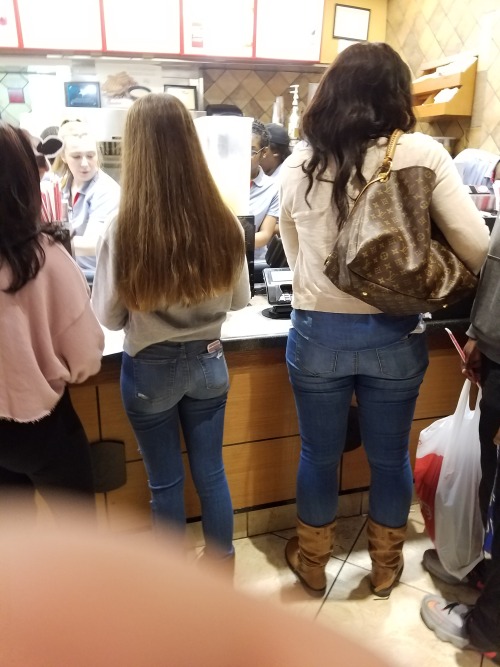 secretcreepshotz: At a chick-fil-a