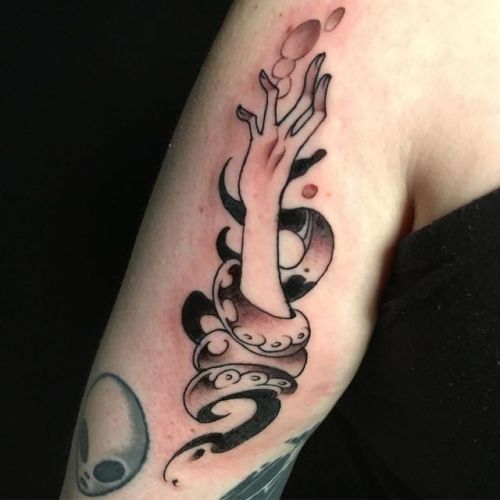 Tentacles bound arm I’m glad I got to do from my flash book! . . . #mtltattoo #nomorepros #gee