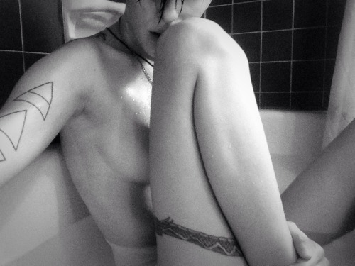 viciouscunt:  Skin deep 