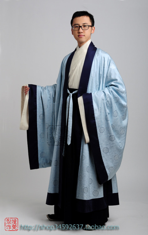 ziseviolet: Men’s Hanfu (Han Chinese clothing) from 瞳莞汉服 (x) The types are: 1st row - daopao/道袍 pai