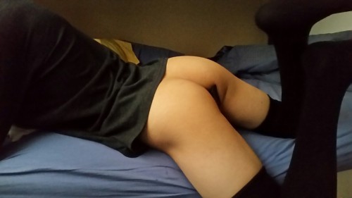 Don’t mind me, just showing off my stocking covered legs and thighs. A plug too but man look at those thighs. 