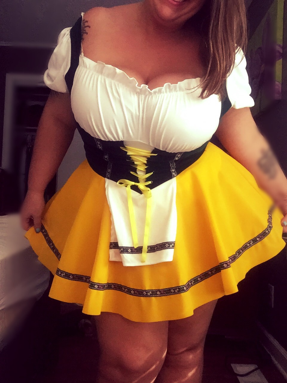 acurvygirlinpink:  Happy Halloween! Anyone need a beer? Was going to wait till tomorrow