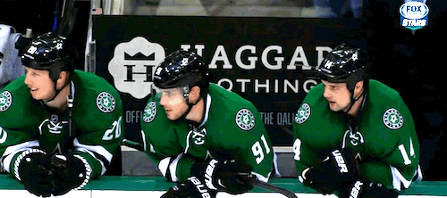 so-hockey-eh:The Stars bench reacting to Moen’s penalty shot!