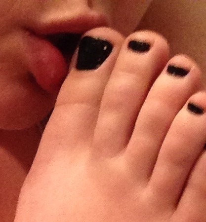 pinkysfeet:  Twisting and turning for your pleasure. There are so many places that