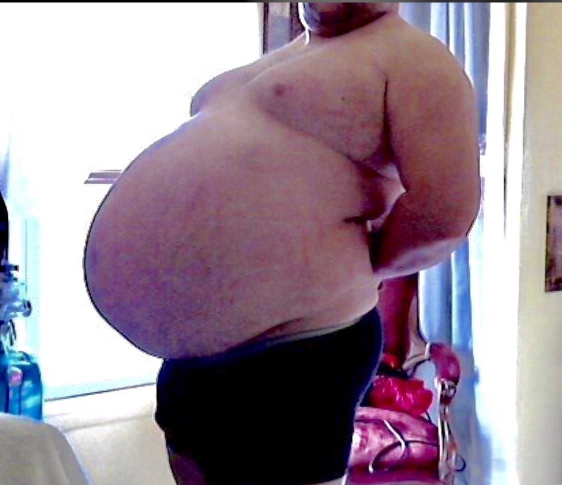 bigblackirish:Who’s up to working over this big gut with me?!