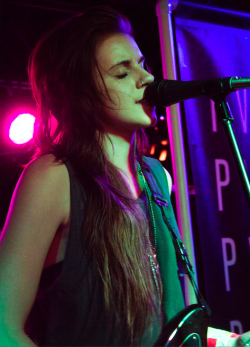 lynnwentz: Lynn Gunn // 26/09/13 ❤️❤️ 