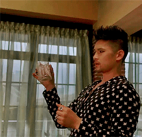 magnuslightswood:magnus bane in shadowhunters 2x02 sneak peek
