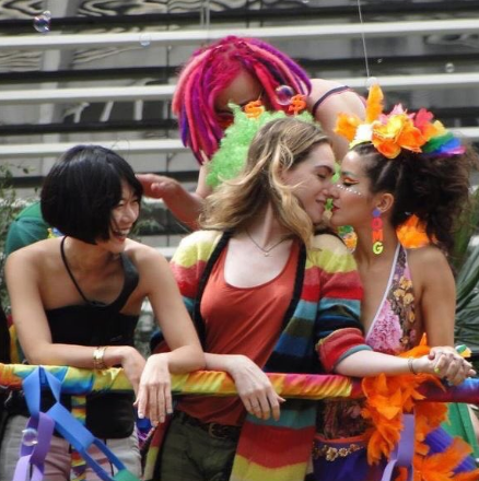 redstar8:  manicpixiedreamsquatch: akamatthewmurdock: SENSE8 Cast filming at the Parada do Orgulho LGBT in São Paulo, Brazil  This is the gayest most sex positive show ever and I love it.   Miss this show sux it’s over