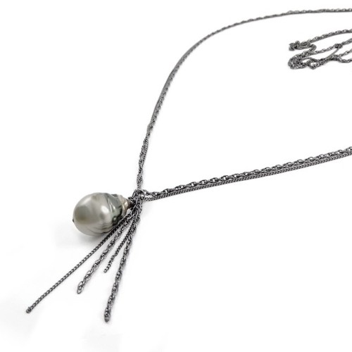 a beauty of a #pearl from #tahiti on oxydized #silver chain #uniquepiece #tahitiline #ishirocks #ishiclassic #gray solo en #tiendalago @lago_df