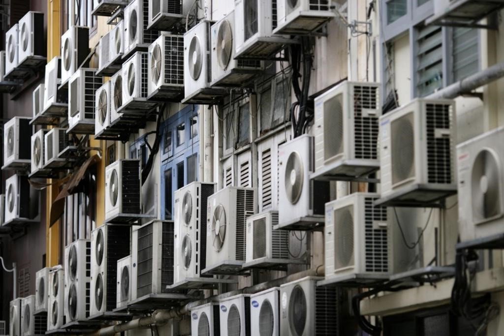 nevver:  Extreme air-conditioning, Singapore style