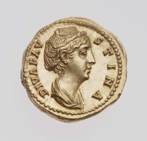 Ancient Roman aureus1-2. Aureus with bust of Aurelian, minted in Pannonia, Siscia, ca. 270-71 ce, Bu