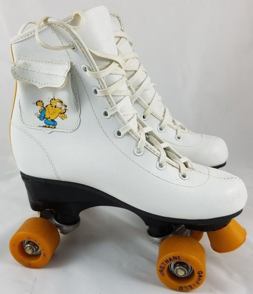 ebaygarf:  Vintage Garfield White Roller Boots And Carry Case 1978  