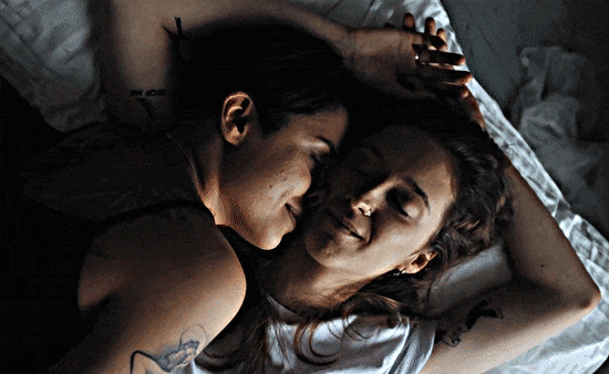 lezkissgifs: