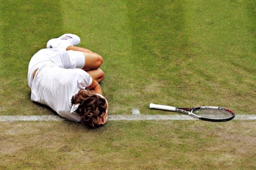 zverevdaily:Alexander ‘sleeping beauty’ Zverev – Wimbledon 2018, R2