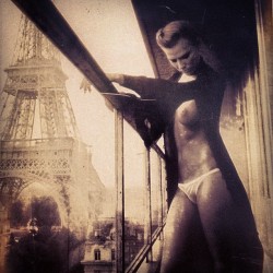 iveseenthat:  Helmut Newton, Polaroid study, Paris, 1976 