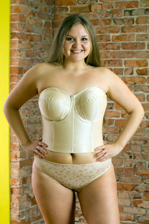 bbwland:  Better than Tinder - real girls who just want sex: http://bit.ly/1Tmunf0