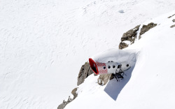 cabinporn:  “Zero impact” climber’s cabin on Mt. Blanc, Italy. Designed and photographed by LEAPfactory. 