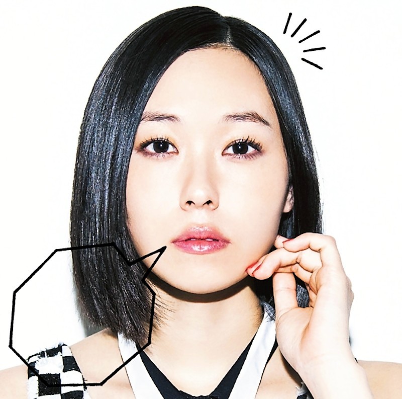animage:  寿美菜子ニューシングルの表題曲「black hole」は、エネルギッシュな歌声が炸裂するアッパーなロックチューン。