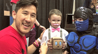 markipliergamegifs:  Omg that little Warfstache was the cutest ever! The way he waved Tiny Box Tim’s hand! Too cute~  The Cutest Little Warfstache 
