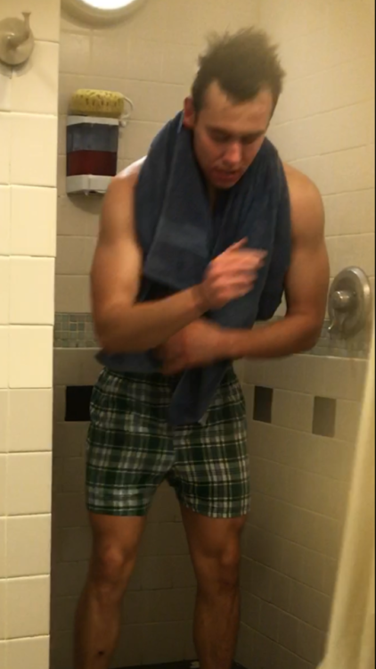 hornyguy4u69: Tall Lean Smooth Green Plaid Boxers Muscular Beefy Bubble Butt Gym Boy