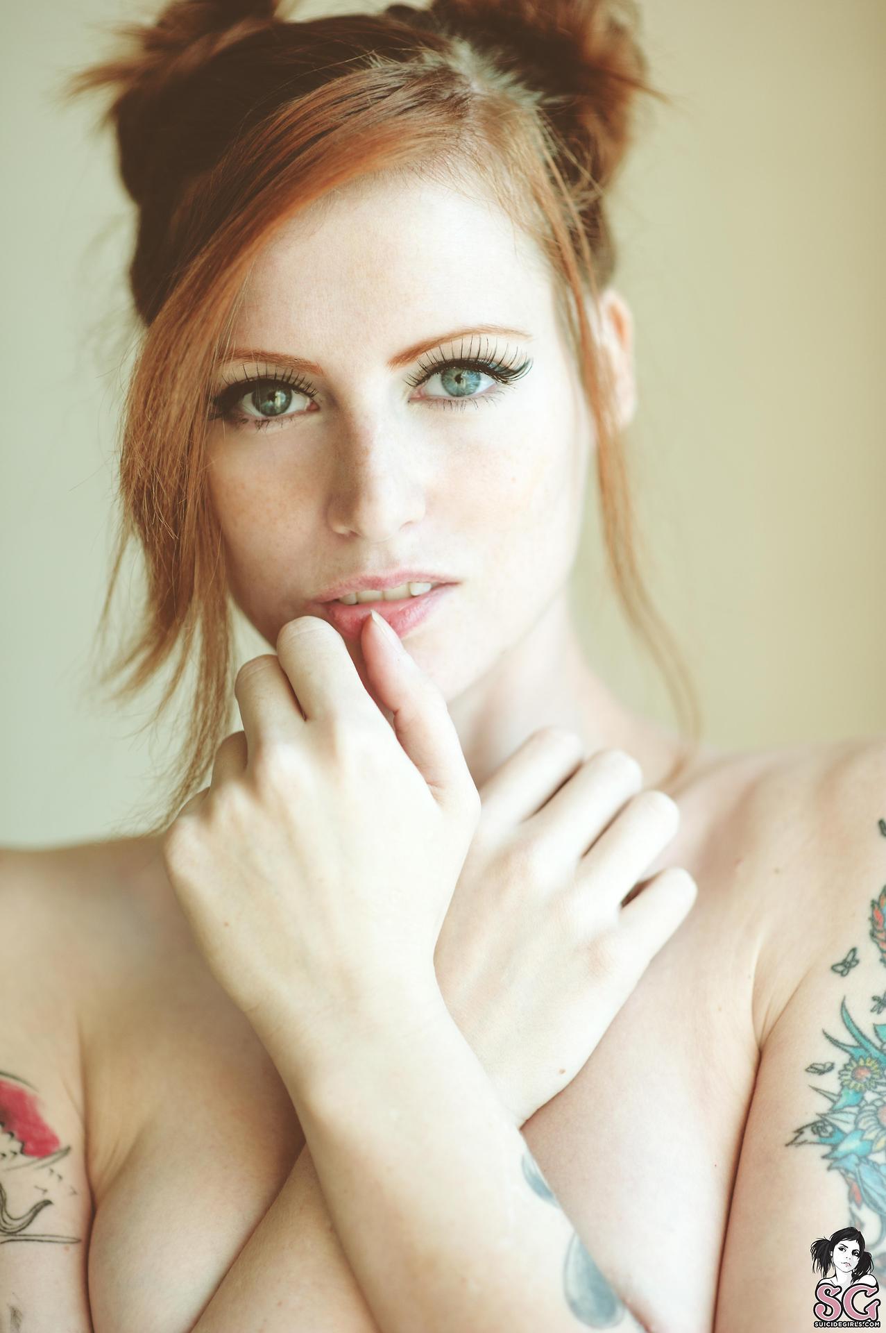alt-amores:Marajade Suicide 😍