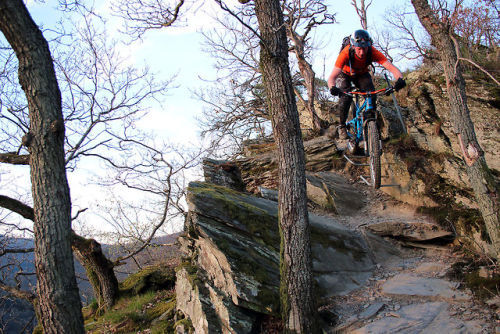 einerundesache: Above River Lahn in Germany. via Trailhunter.de