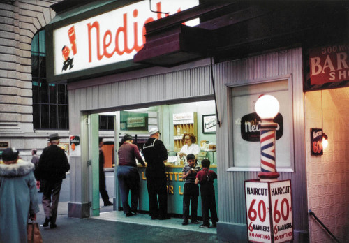 newyorkthegoldenage: Nedick’s, Times Square, late 1940s.Photo: Ruth Orkin via Bonham’s