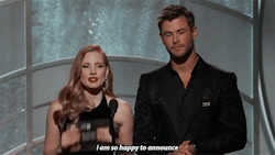 jessica-chastaln:Jessica Chastain and Chris Hemsworth present award to Best Actress in a motion picture, musical, or comedy.
