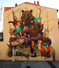 cubebreaker:  New mural by Dulk The Girl and Fox for the Asalto Festival in Zaragoza, Spain.