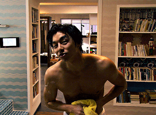 mancandykings:Gong Yoo   as Choi Han Kyul  in Coffee Prince (2007)