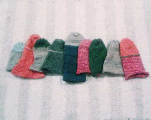 Christmas time is here, happiness and cheer #Christmas #knitting #beanie #poorandcreative