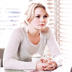 swanshope:  Emma Swan being unfairly beautiful [1/??] 