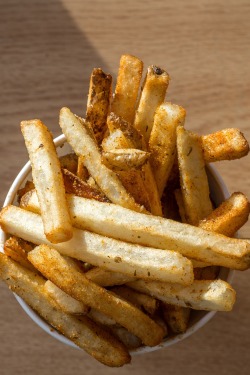 r2–d2:   Five Guys-Fries by (Edward Sargent)