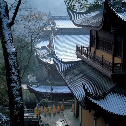 Lingyin Temple, Hangzhou, China. Photo by 张望Zhang Wang.