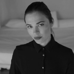 ak0505:    Nina Kraviz  