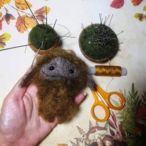 Little Ludo in process #customdoll #ooak #needlefelting #teddybear #handmadedoll #wip #workinprogres