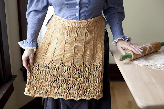 acalmstrength2013:  YOU GUYS.  There is an Anne of Green Gables knitting book!!!