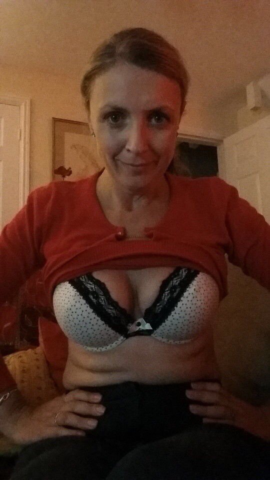 zenithuk17:  Beautiful MILF Kate from Bath