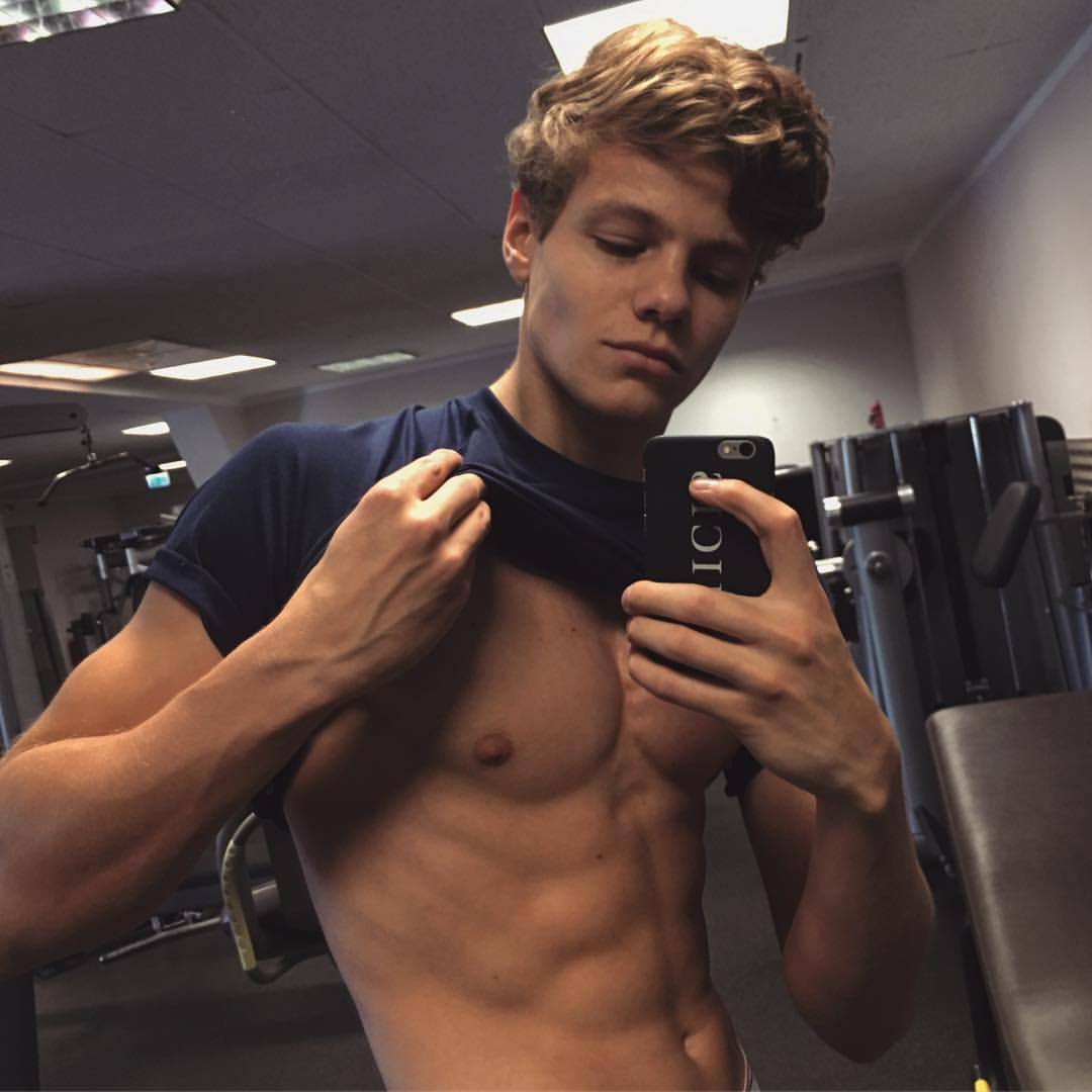 gayaussiecuties:Cutie 