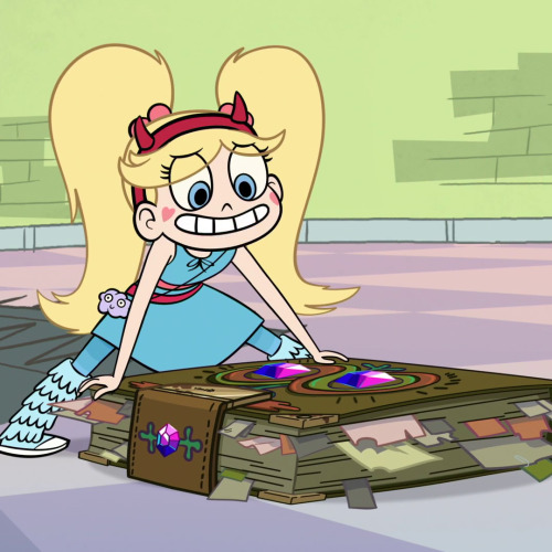 gravityfallsrockz:  Disney kids and their prized books 