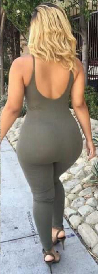 munnyb:  FOLLOW ME.  *munnyb*
