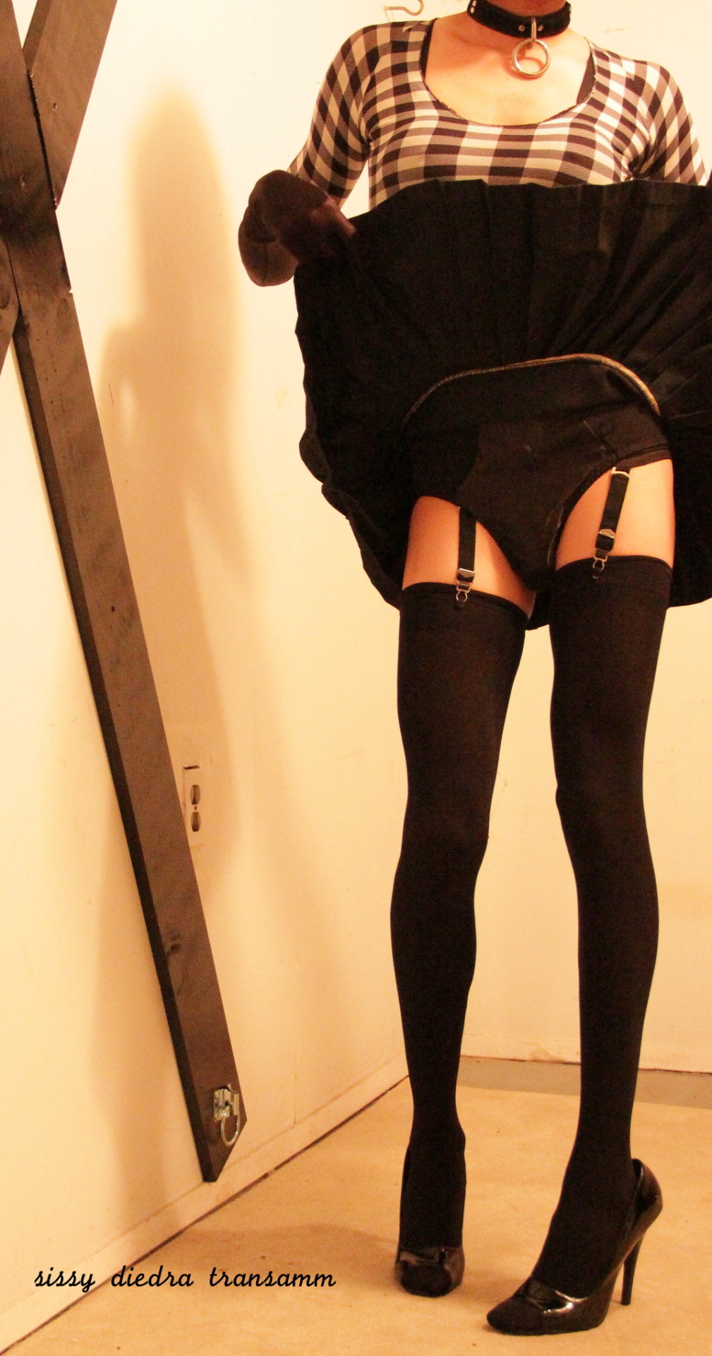 crossdresser hang out must be 21 to enter or view all pics over 