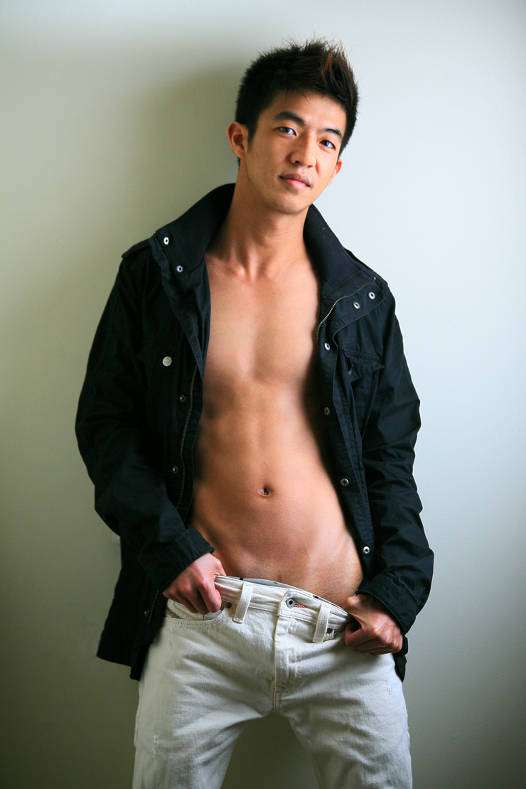 asianboy-collection:  Naked Asian-American Model  : Derek Man 