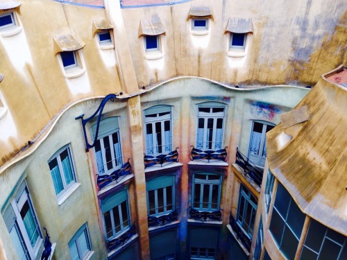 + La Pedrera-Casa Milà, Barcelona.