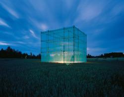 mpdrolet:  Cube, 2003 Ilkka Halso