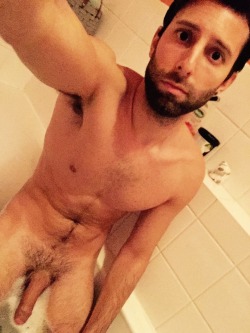 biggaydong:  Having a quick bath to soothe